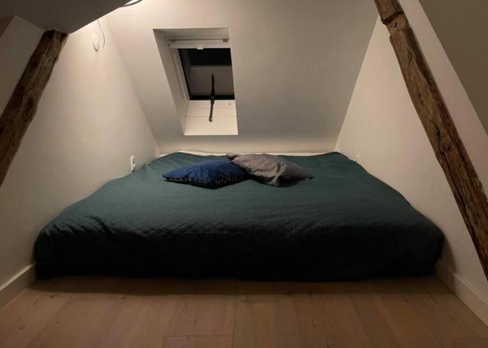 Hyggeligt lille byhus lige mellem havnen og bytorv