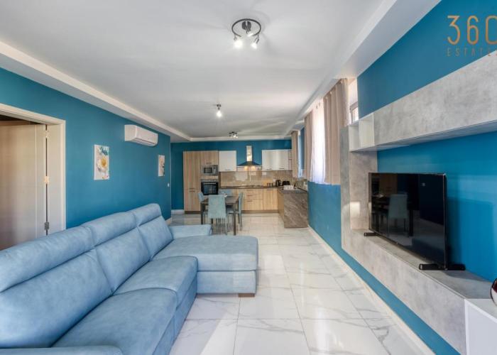 Relaxing 2BR home with Private Balcony in Mellieha by 360 Estates