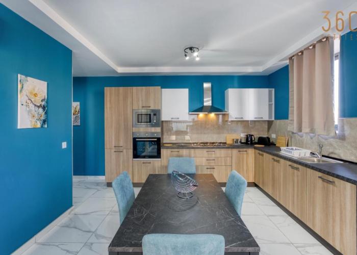 Relaxing 2BR home with Private Balcony in Mellieha by 360 Estates