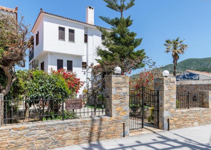 Nikolaos studios apartments