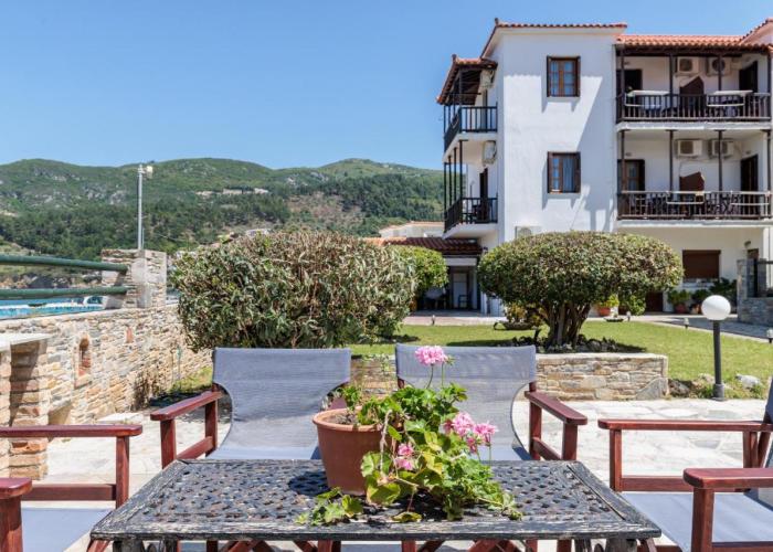 Nikolaos studios apartments