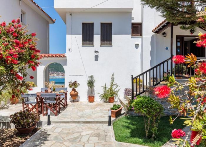 Nikolaos studios apartments