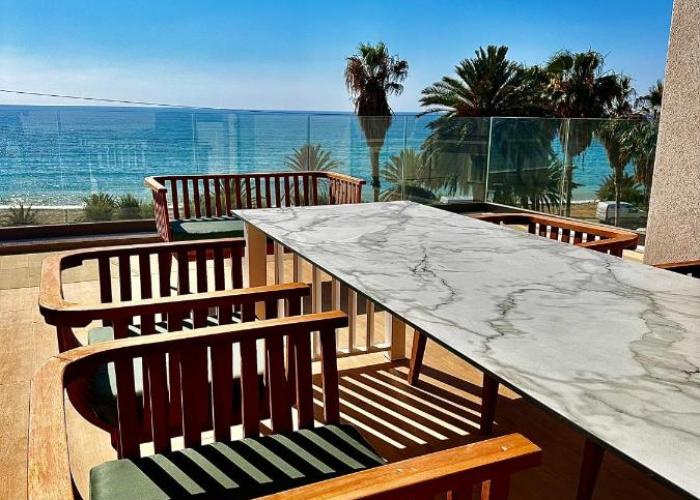 Santa Barbara Seafront villas w jacuzzi pool
