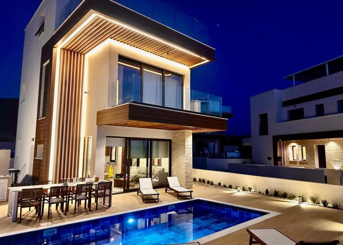 Santa Barbara Seafront villas w jacuzzi pool