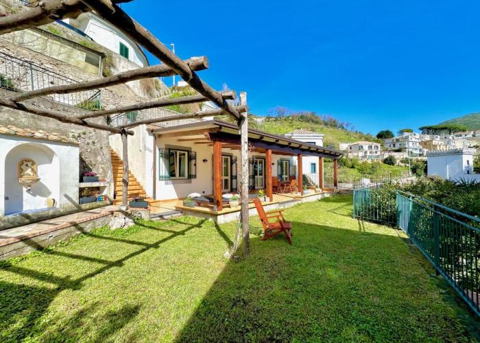 Villa Teresa con piscina costiera amalfitana