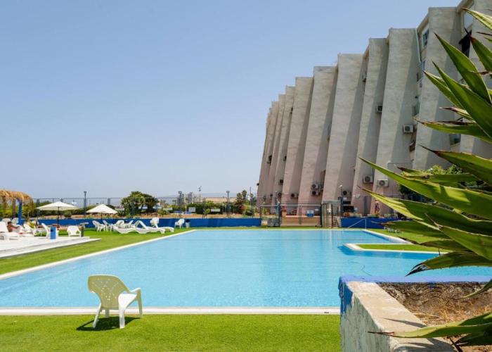 GW014 Gugel Waves Patio and Pool Seaview Apartments