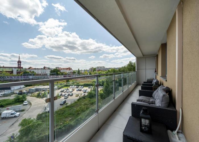 Exceptional Apartment with Parking for 6 Guests by Noclegi Renters