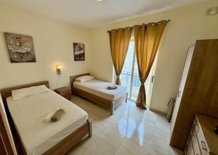 Peaceful 2 bed, 2 bath flat & breathtaking views