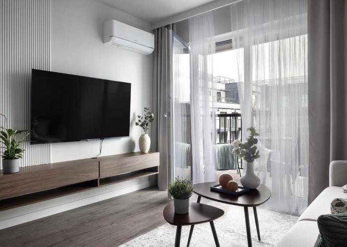 NEW #Madalińskiego57 - city center, new bulding, 2 bedrooms, 2x double beds and a fold-out sofa, separate kitchen, air conditioning, balcony, underground parking, self check in 24h, internet, Netflix, coffee machine, washing machine,1 km to the railway