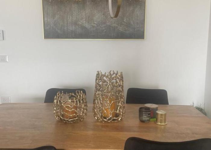 The Luxury Golden Gate Apartment, Akka