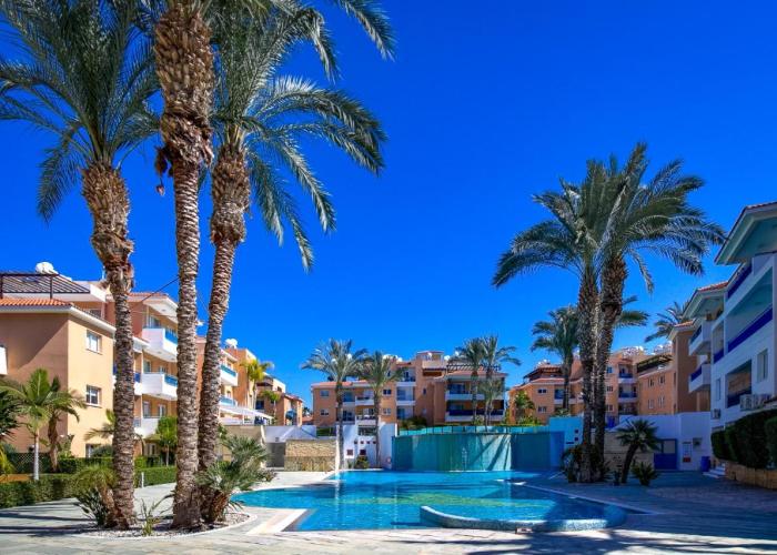 Iris Bloom Holiday Apartment