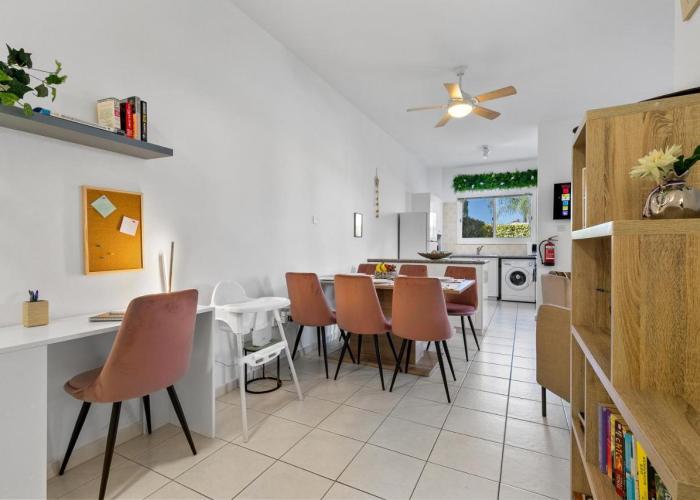 Iris Bloom Holiday Apartment