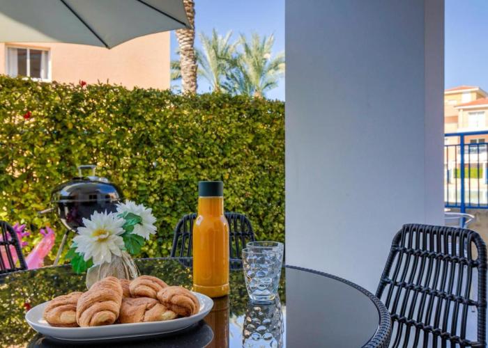 Iris Bloom Holiday Apartment