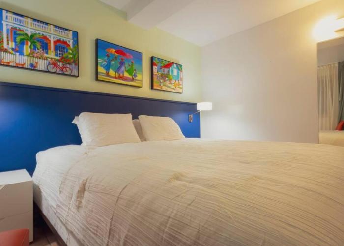 Sublime Stay - Royal Retreats at Maho Beach