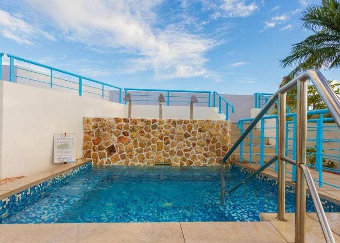 Optimum Oasis - Royal Retreats at Maho Beach Studio