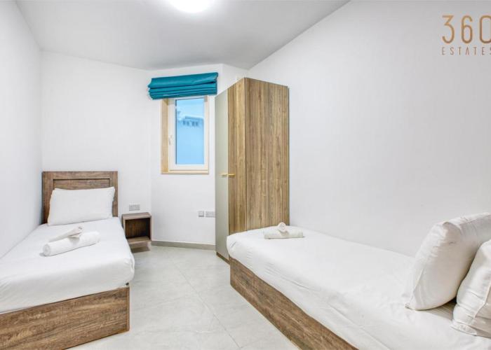 Roof top pool sensations APARTMENTS all with WIFI and AC