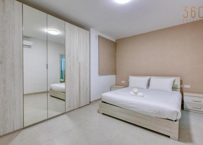 Roof top pool sensations APARTMENTS all with WIFI and AC