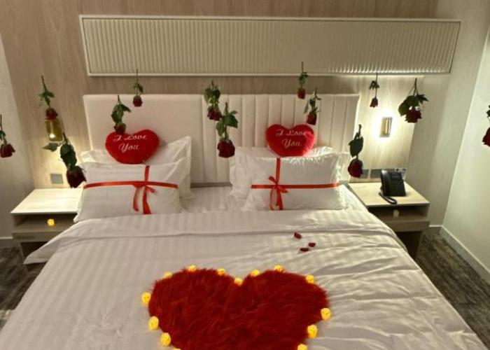 فندق النقاط الثمانية