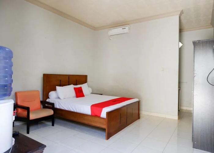RedDoorz near Mutiara SIS Al Jufrie Airport Palu