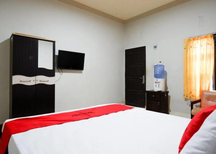 RedDoorz near Mutiara SIS Al Jufrie Airport Palu