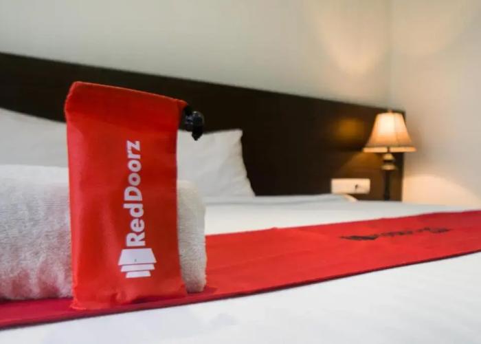 RedDoorz Plus @ Cameloan Hotel Palu