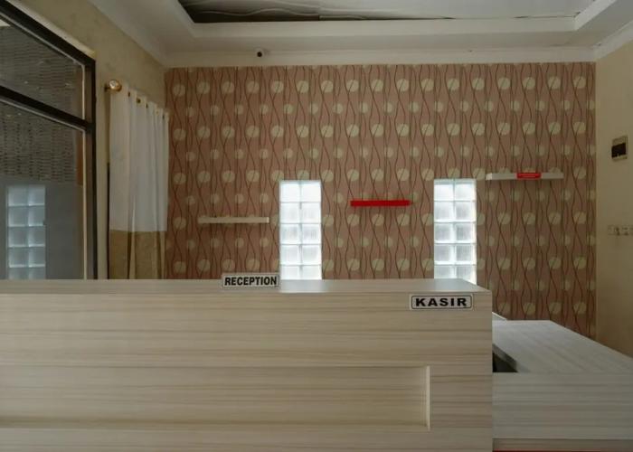 RedDoorz near Millenium Waterpark Palu