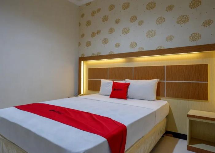 RedDoorz @ Hotel Bumi Palupy
