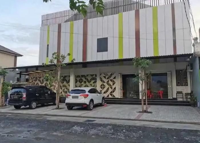 Lucky Hotel Palu