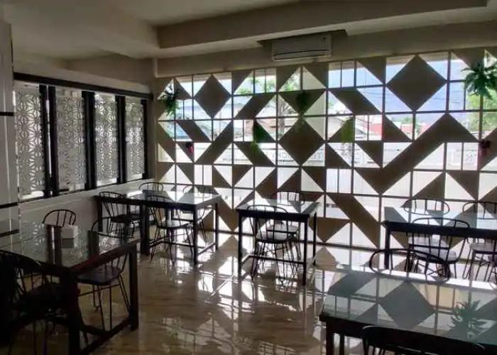 Lucky Hotel Palu