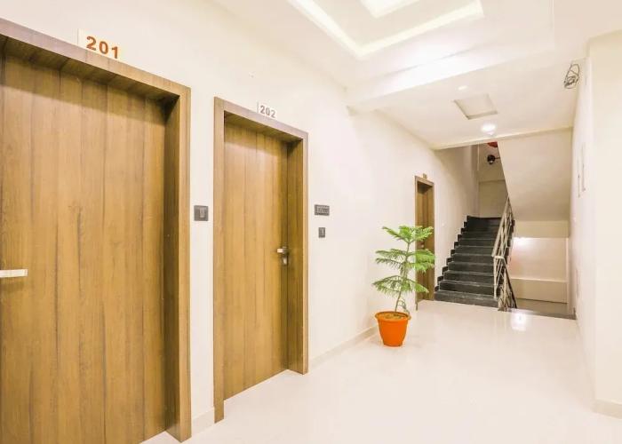 StayGuru Hotel Atithi
