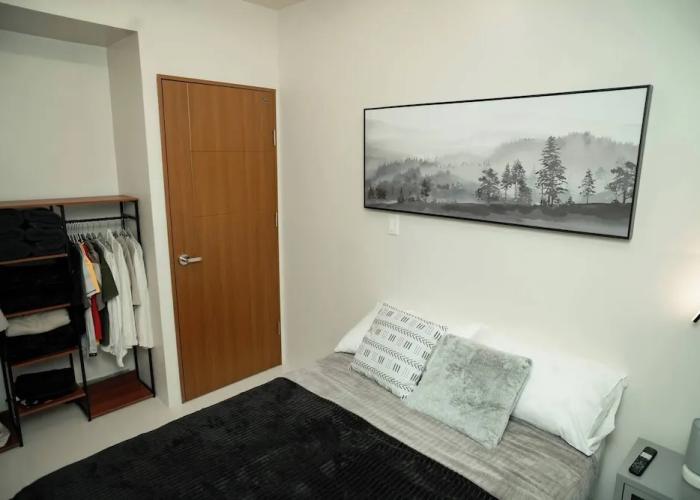 2-bedroom Elegant Condo With Sunrise & Mountain View