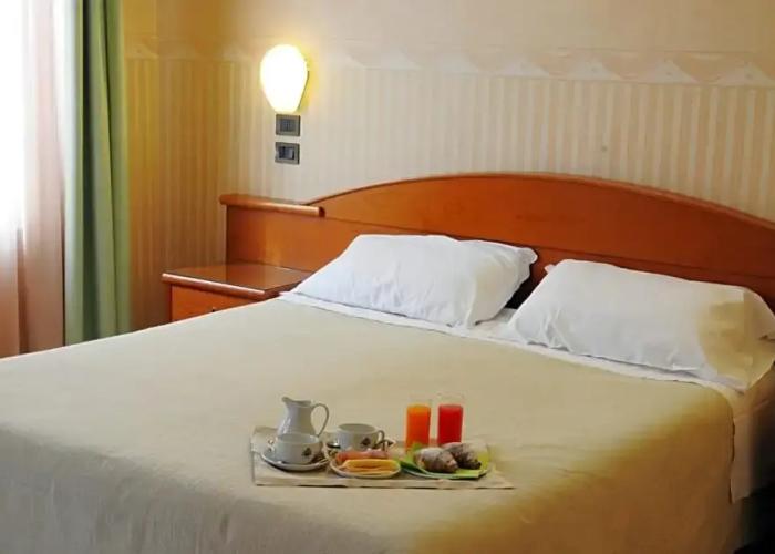 Hotel Button