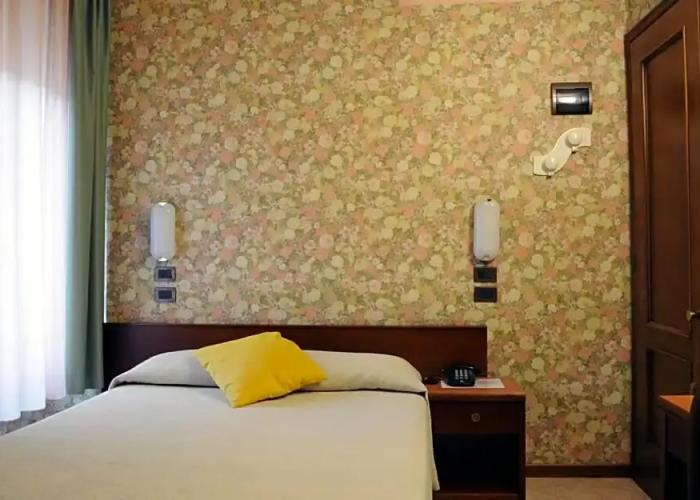 Hotel Button
