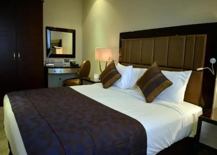Premium Strato Hotel