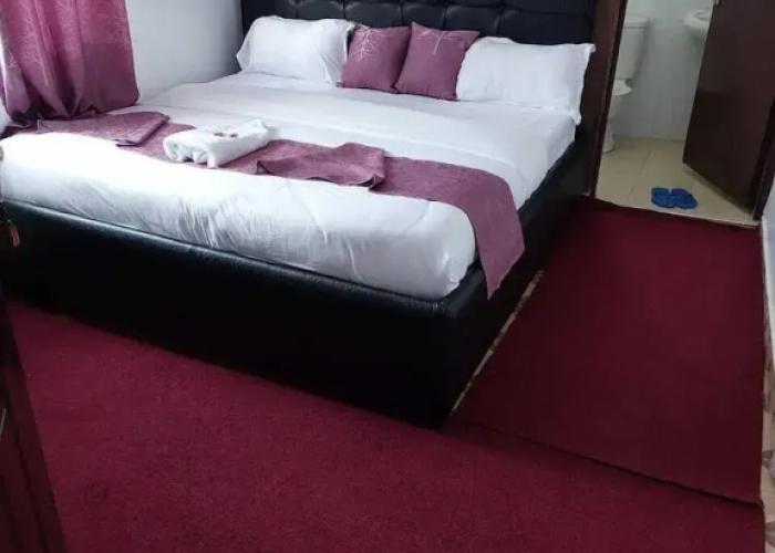 White House Lounge & Accommodation
