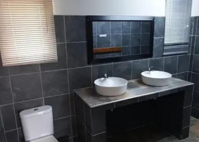 Ezulwini Game Lodge