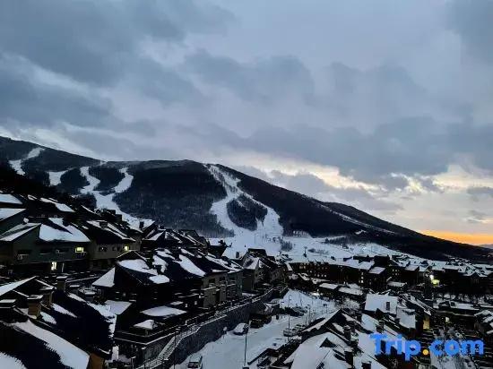 Yijian Snow View Villa