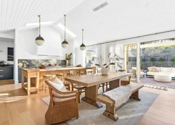 Muskoka Luxe Retreat With Pool Spa Fire Pit
