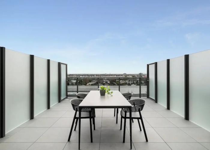 Hobson Apartments by Urban Rest