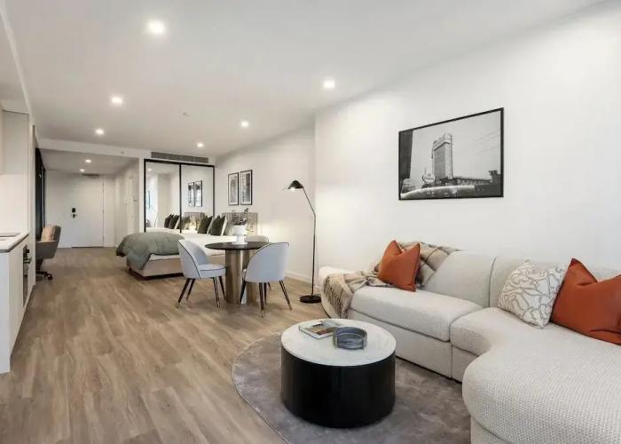 City Road Apartment by Urban Rest