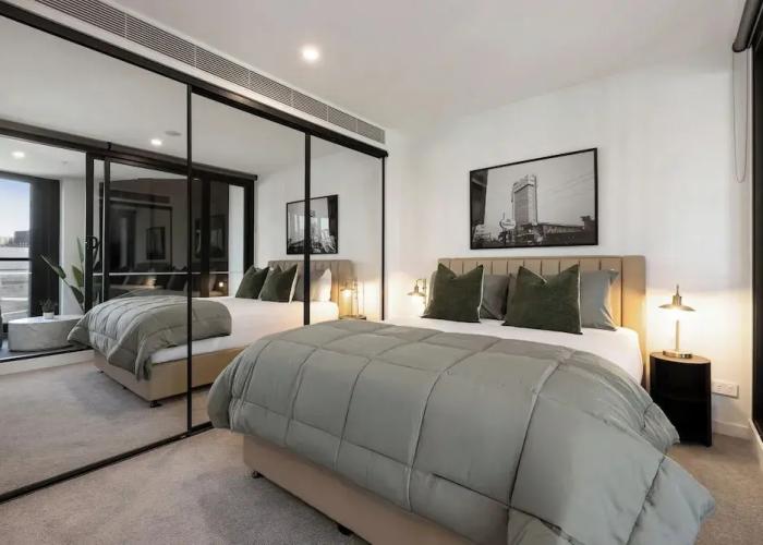 City Road Apartment by Urban Rest