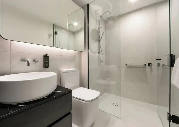 City Road Apartment by Urban Rest
