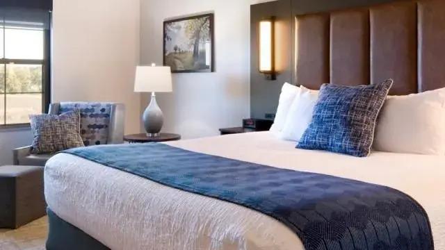 ClubHouse Hotel & Suites - Rapid City