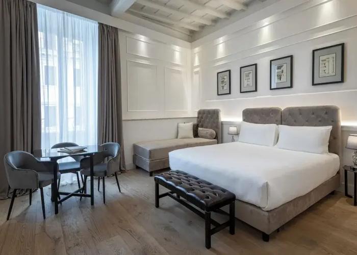 Palazzo Goldoni Condotti Collection