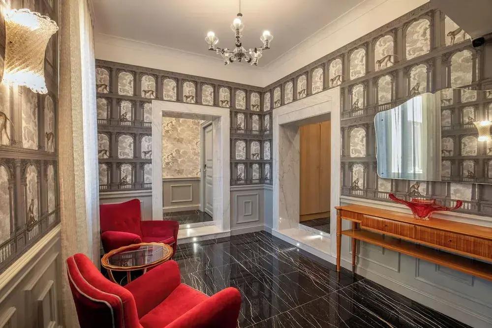 фото The Inn at the Spanish Steps Elegant Collection - Spanish Steps Suites Apartment