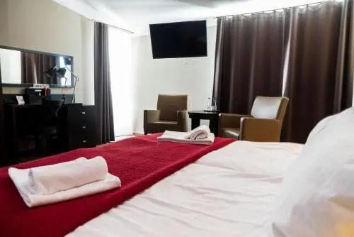 Comm Hotel