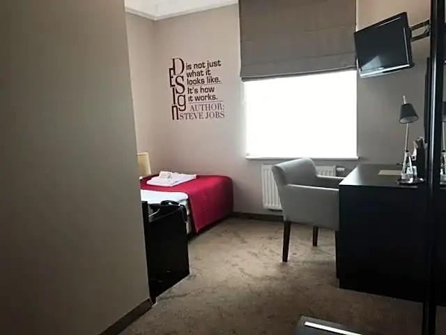 Comm Hotel