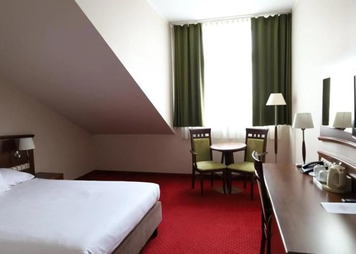 Grand Royal Hotel