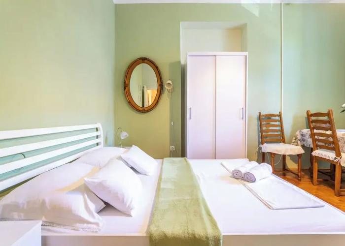 Traditional apartment Bacvice, 3 min walk to the beach