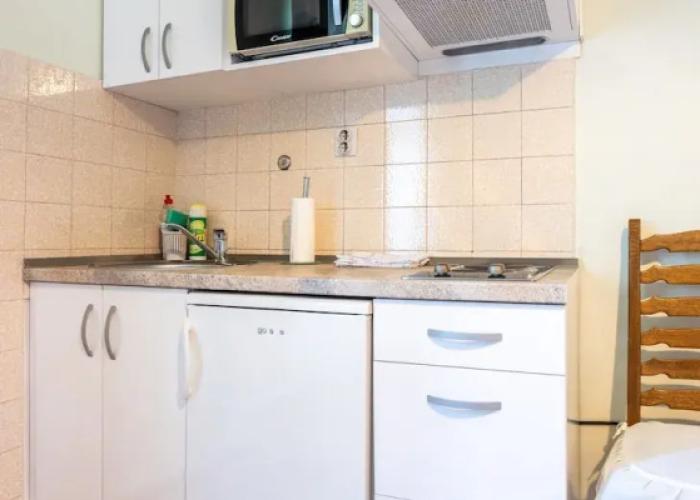 Traditional apartment Bacvice, 3 min walk to the beach